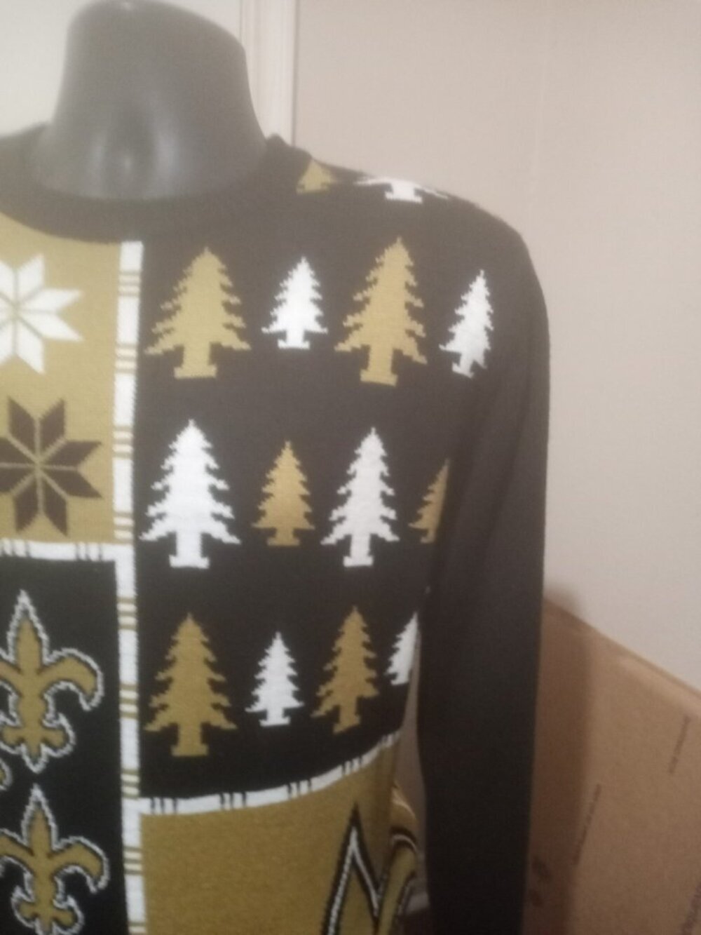 Team Apparal NFL New Orleans Saints Busy Block Ugly Sweater Men's Size Large L - Picture 4 of 13